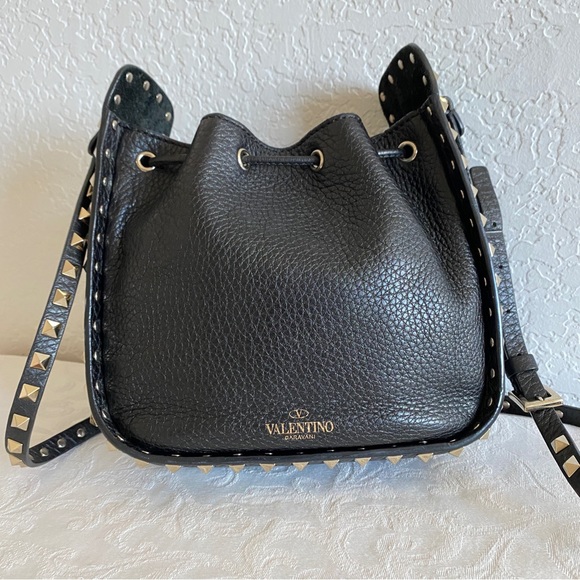 VALENTINO Rockstud Bucket crossbody Bag - Picture 5 of 14